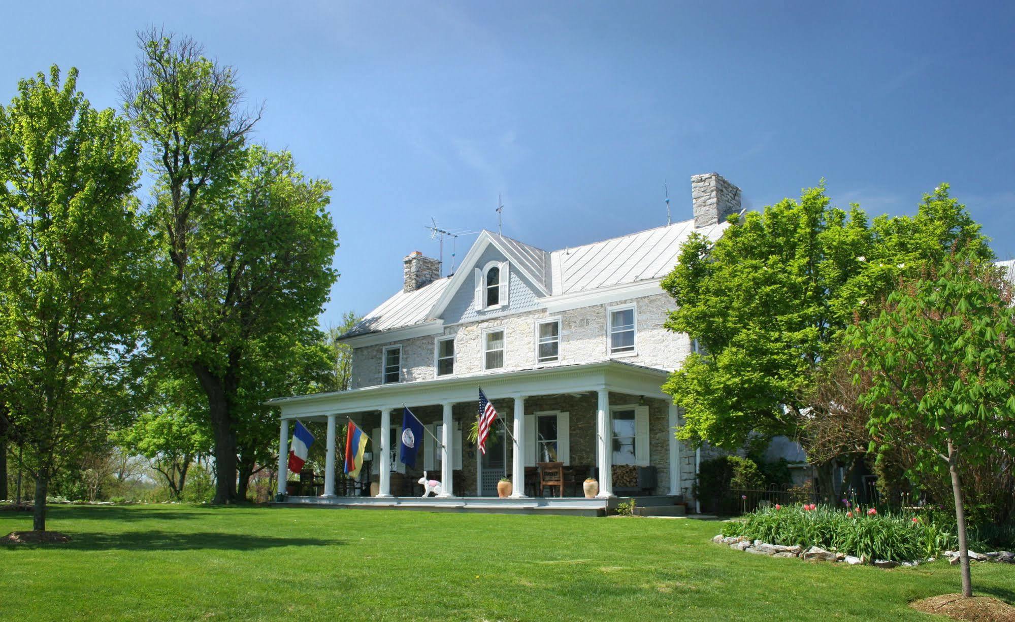 L'Auberge Provencale Inn & Restaurant Boyce المظهر الخارجي الصورة